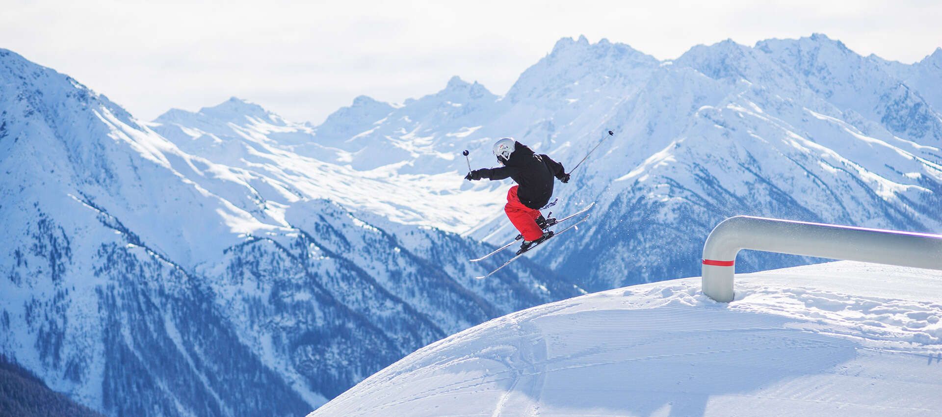 Skifahrer im Skigebiet Kappl